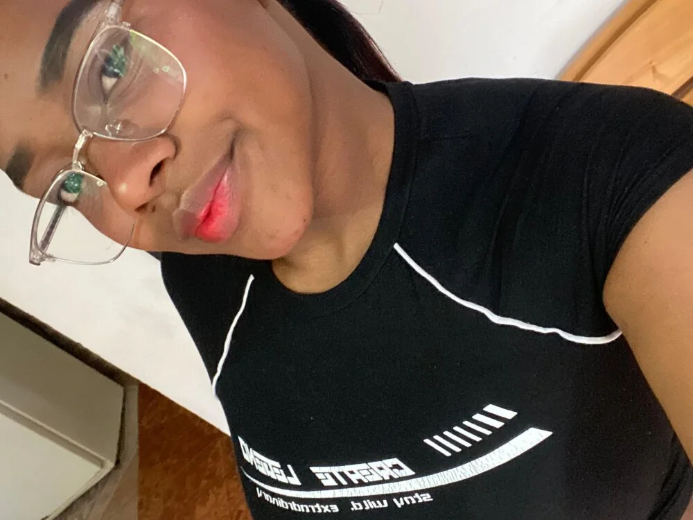 Alana__Foxxx's Offline XXX Chat