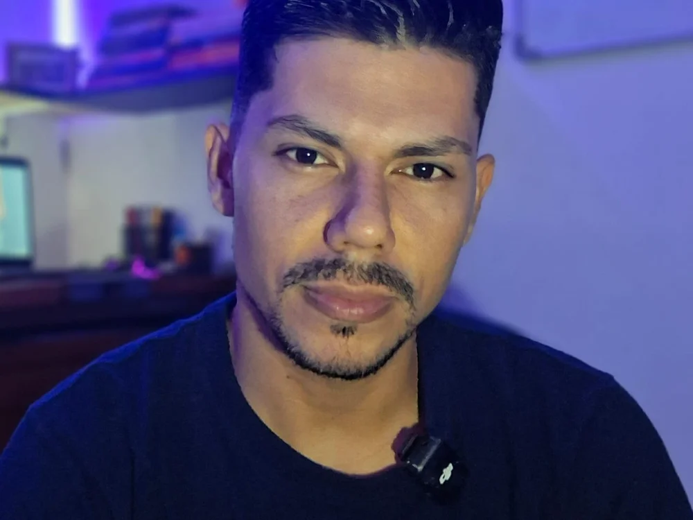 taylorblack's Offline Chat Room