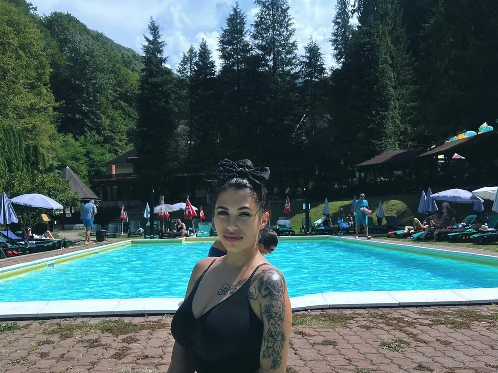 LunaSerenaX cam model