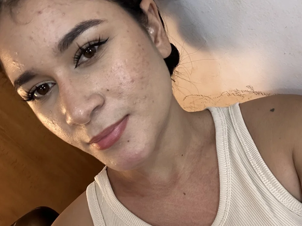 Honey_rose20 Offline XXX-chat