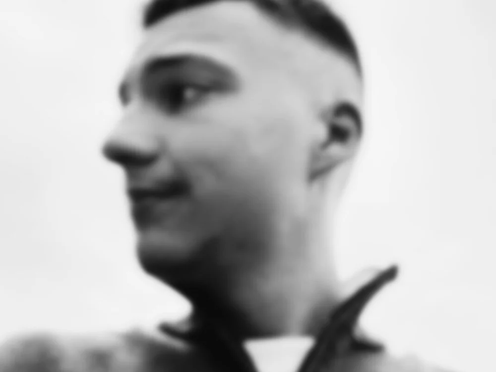 Rob1nnnnn's Offline Chat Room
