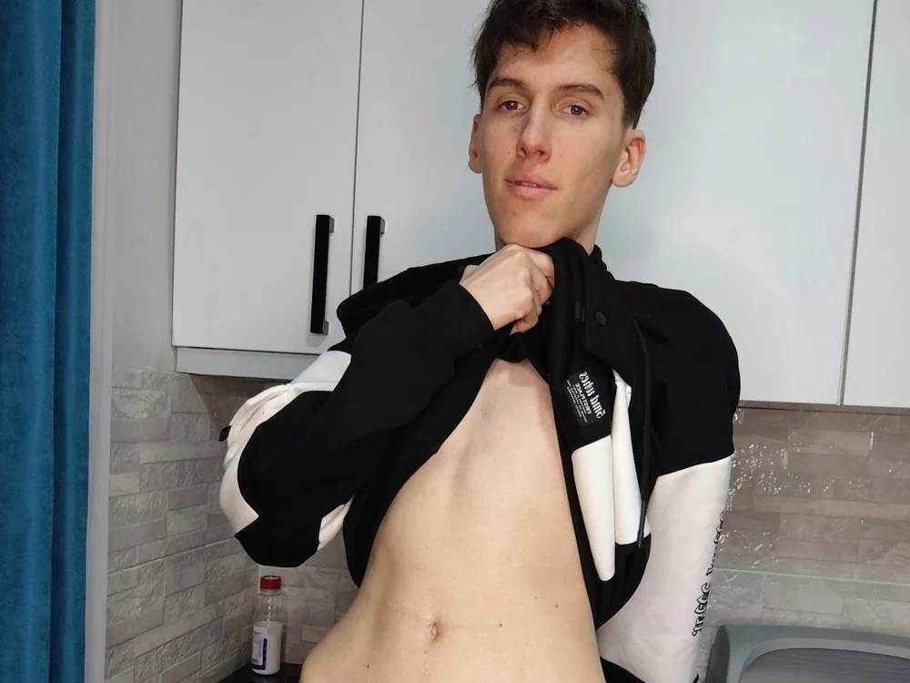 GoodBoyLuca's Offline Chat Room