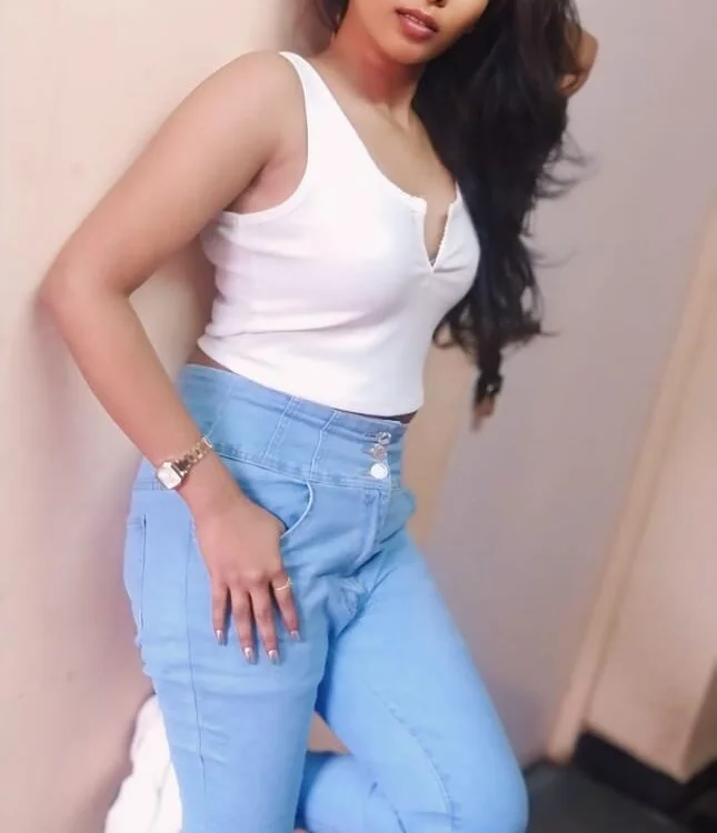 luckytelugu2723 Adlı Modelin Çevrimdışı XXX Sohbeti