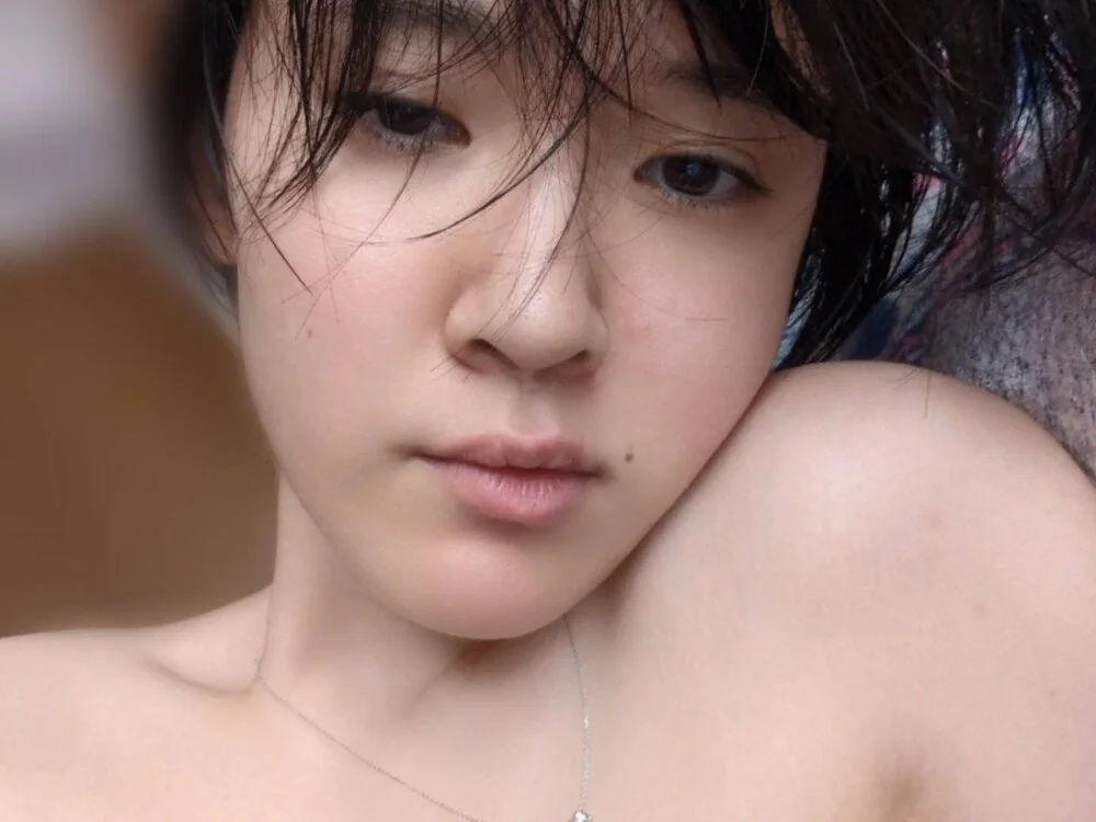 NORA_NEKO_2_2 Adlı Modelin Çevrimdışı XXX Sohbeti