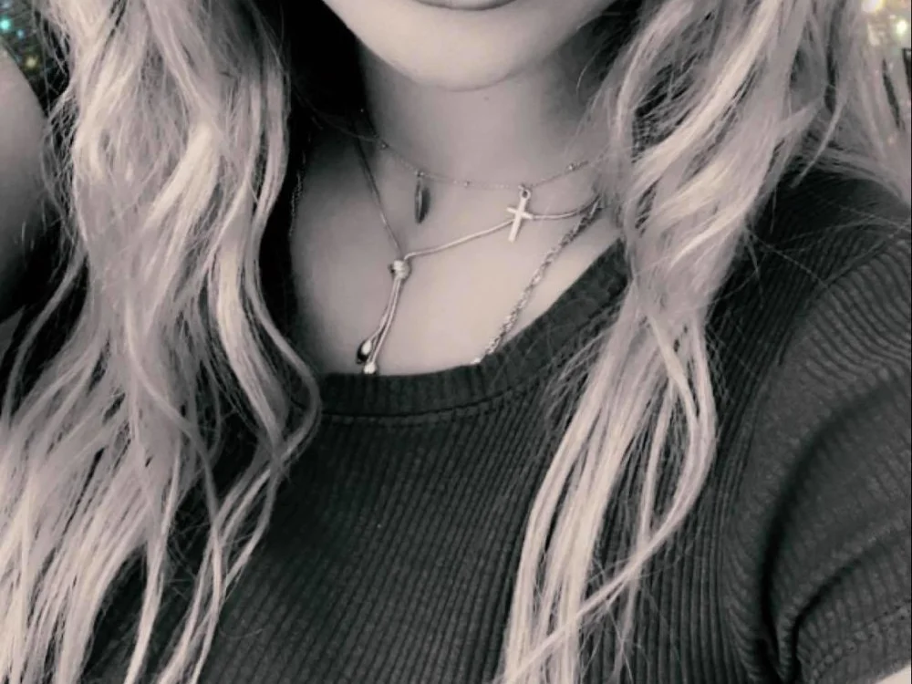 madonnaaaa's Offline XXX Chat