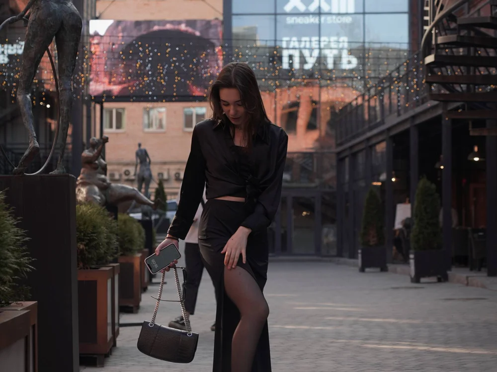 LiyaFly Obrolan XXX Offline