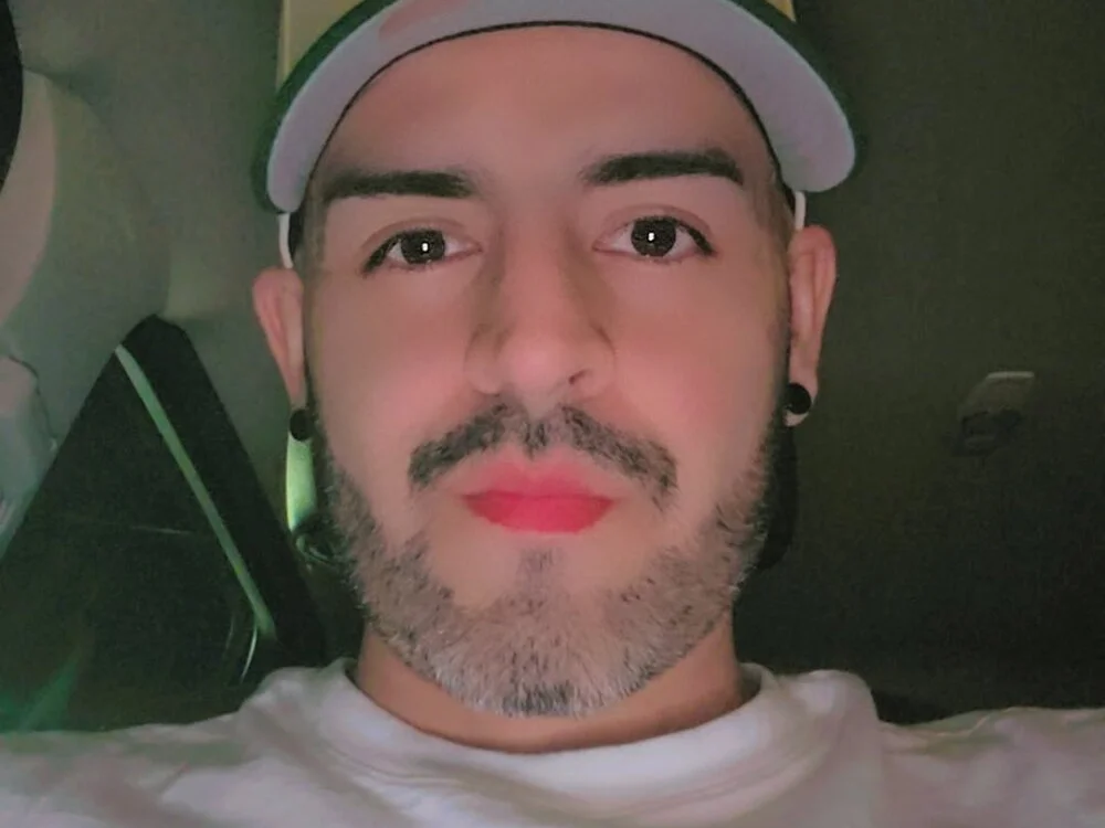 SteadiedTickling's Offline XXX Chat