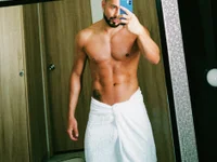 bastian_bigcock's webcam live show