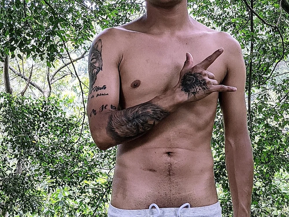 ห้องแชทออฟไลน์ของ tom_hot03
