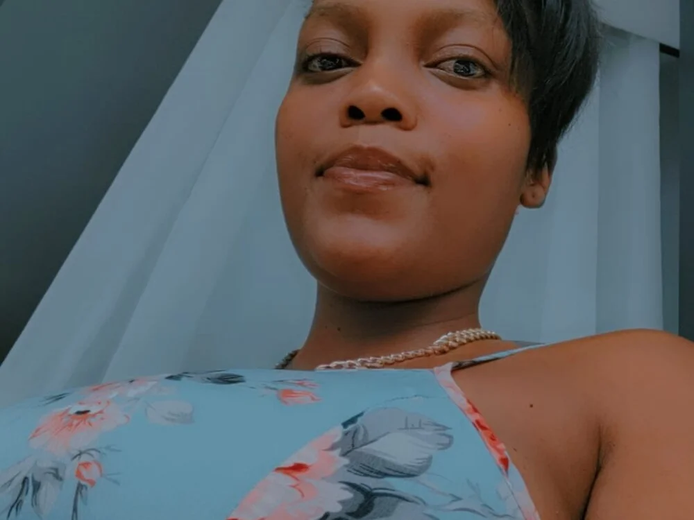 EbonyBuu Obrolan XXX Offline