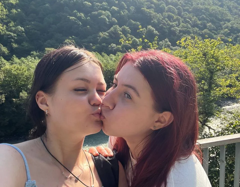 BettyandRich_ Offline XXX Chat