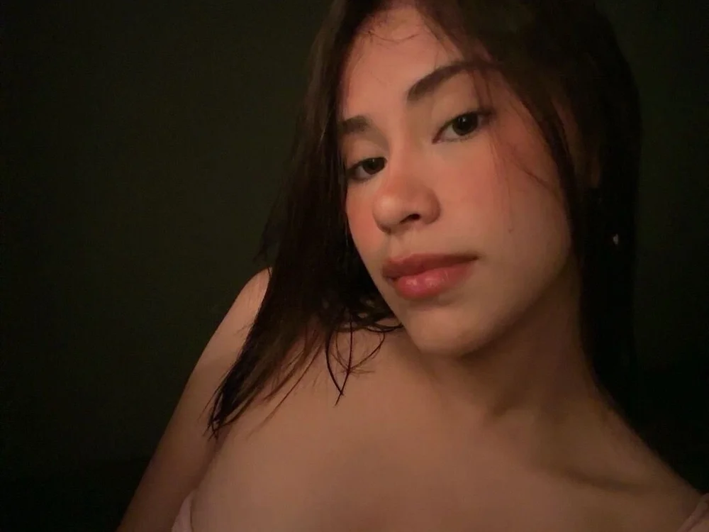 salavictoria's Offline XXX Chat