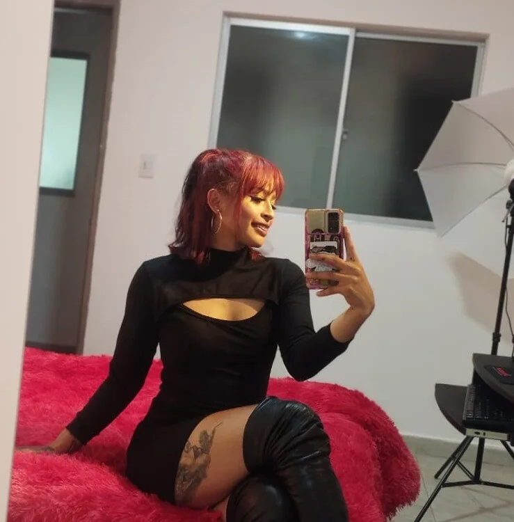 AlanaRojas offline chatrum