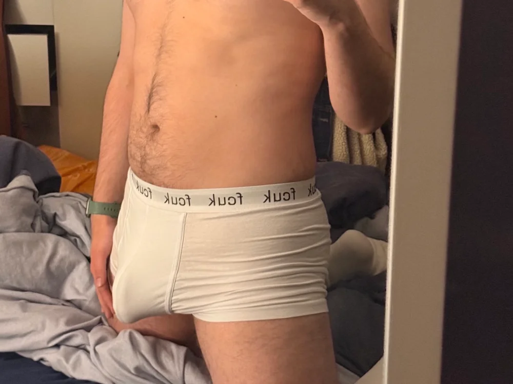Gaylad222 offline XXX-chatje