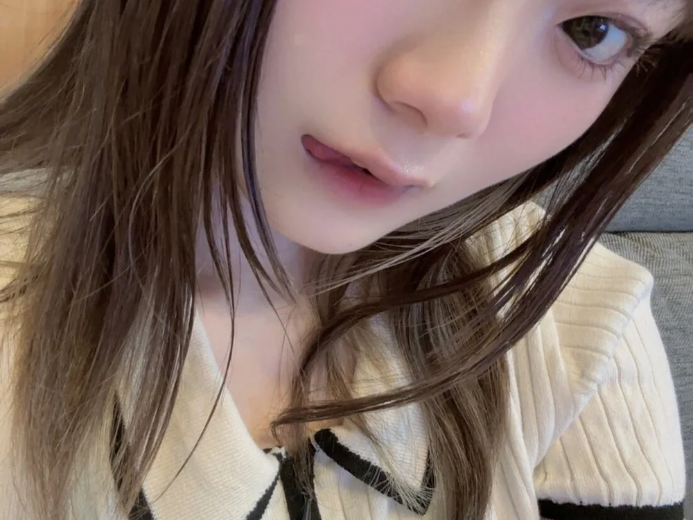 Rina_tan offline chatrum