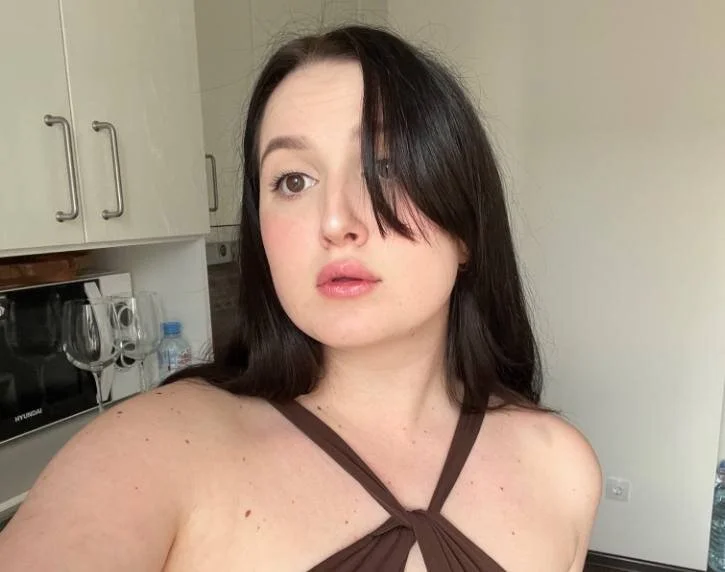 Gaby_Solis' Offline Chat Room
