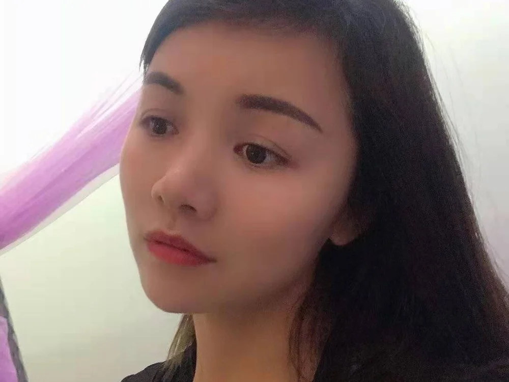 CNxiaoying Adlı Modelin Çevrimdışı Sohbet Odası