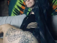 Lilith-Beaux's Offline Chat Room