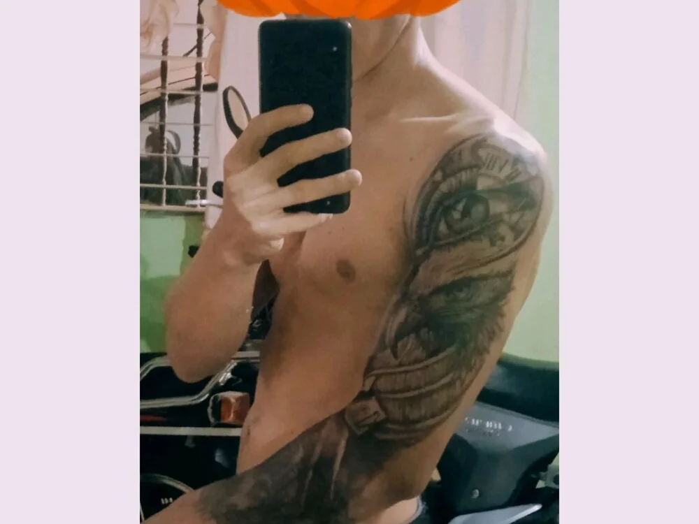 jastifythree Offline XXX Chat