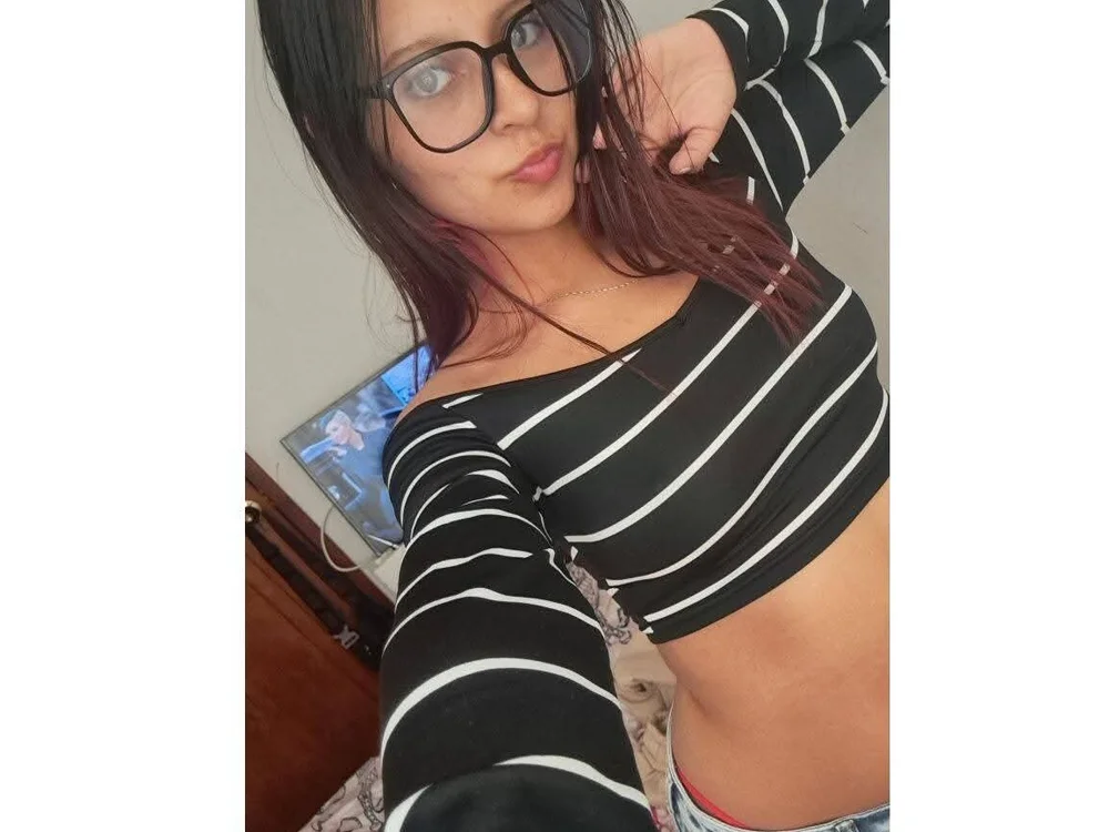 miss_ale's Offline XXX Chat