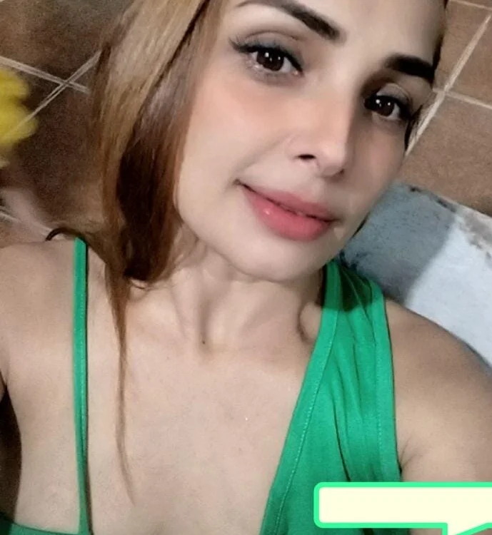 scarlett_hotxx-'s Offline XXX Chat