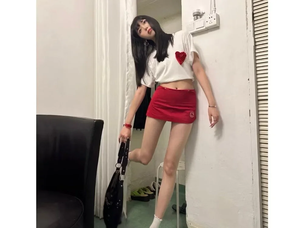 Amelia18z's Offline Chat Room