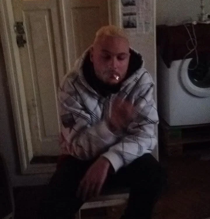 Boy_With_Big_Cock_ 离线XXX聊天