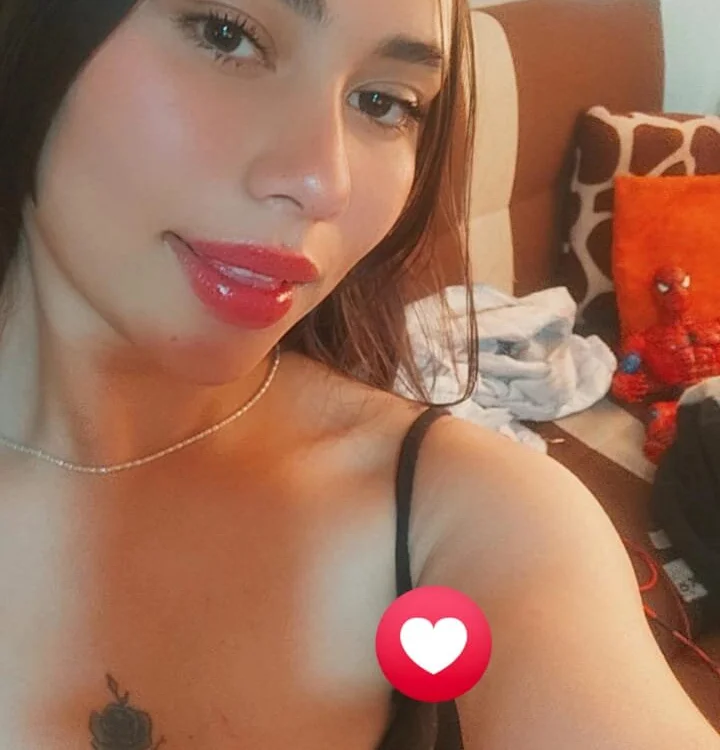 Chanel_Diior's Offline Chat Room