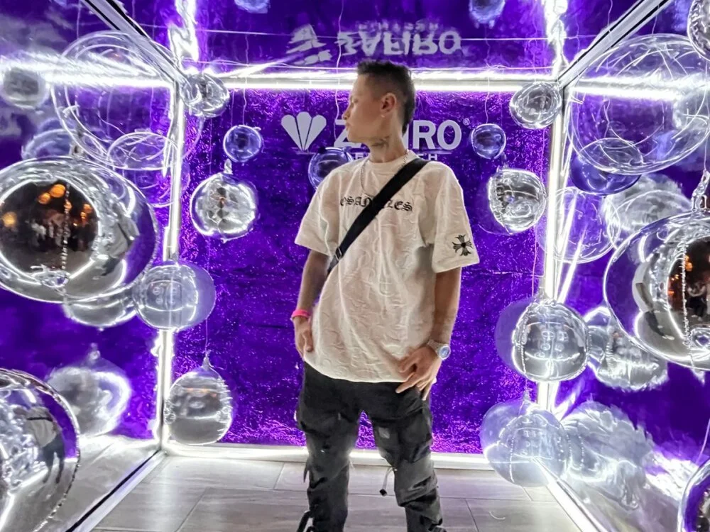 Offline XXX chat SkinnyZetth