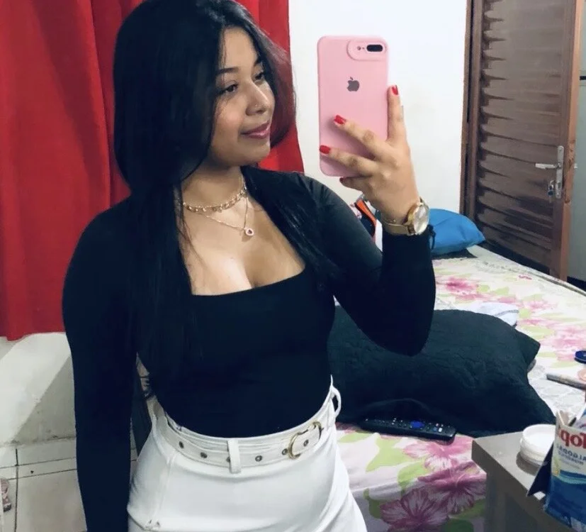 emmily9 অফলাইন XXX চ্যাট