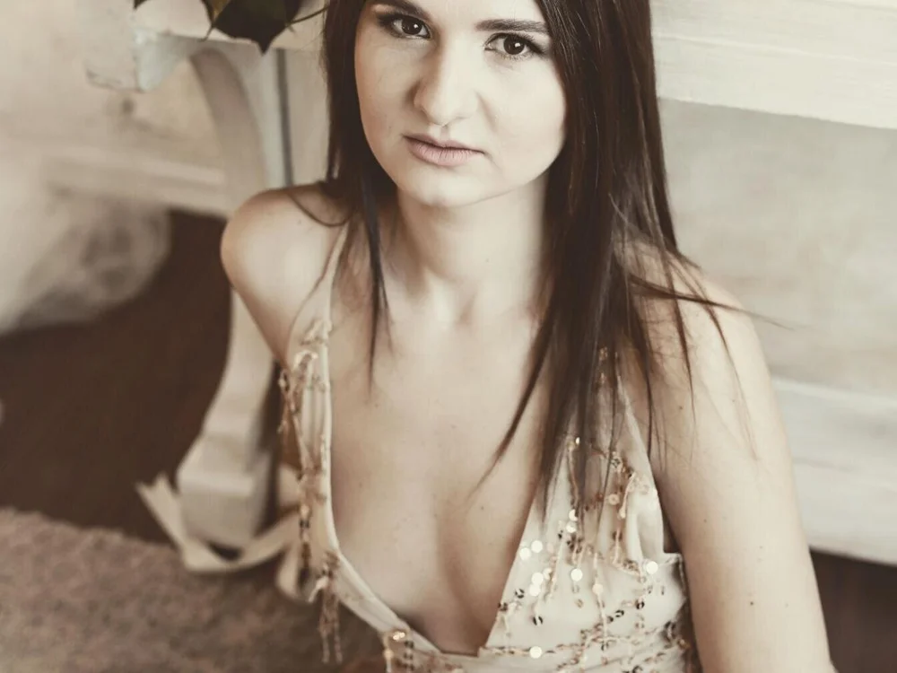 LucilleMira's Offline Chat Room