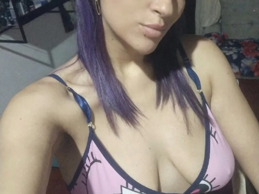 monitacaliente's Offline Chat Room