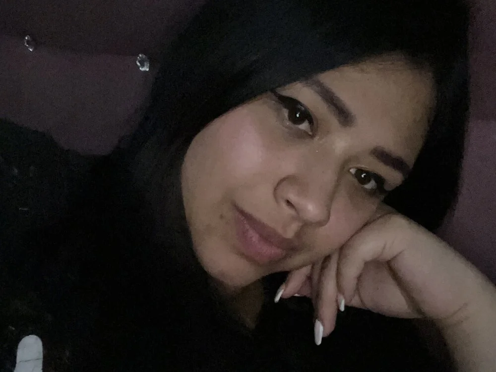 danniiq Offline XXX-Chat