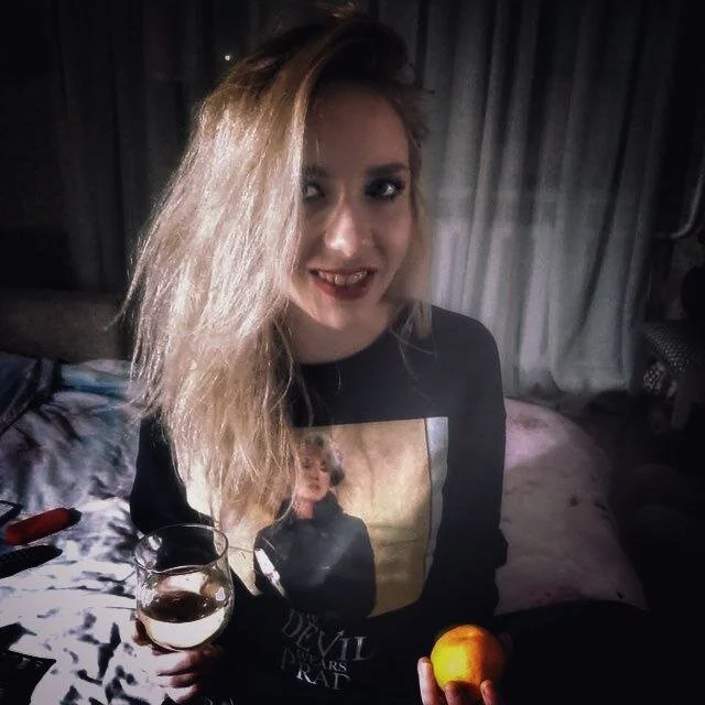 Isabel_Stern's Offline XXX Chat