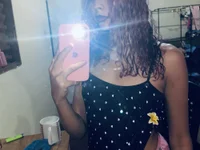 Littlehoney00 live cam