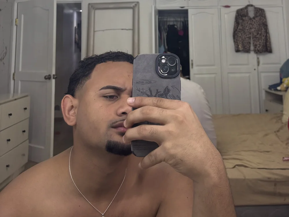 carlosloves's most recent online preview