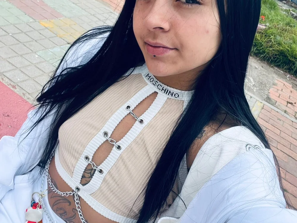 Nahommy_bdsm's Offline XXX Chat