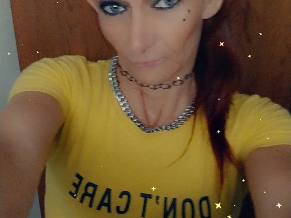 QueenKeyra88's Offline Chat Room