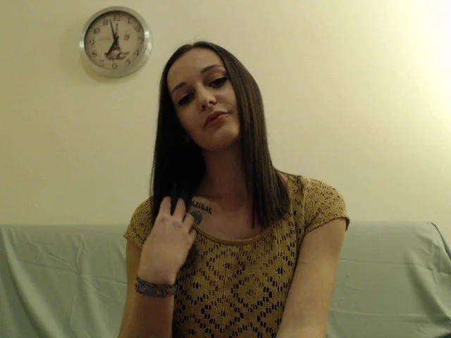 BrittanyShy's Offline XXX Chat