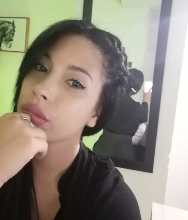 afrodita1595's Offline Chat Room