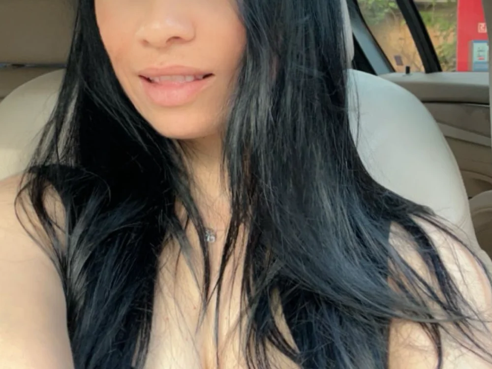 Selena244 Chat XXX offline