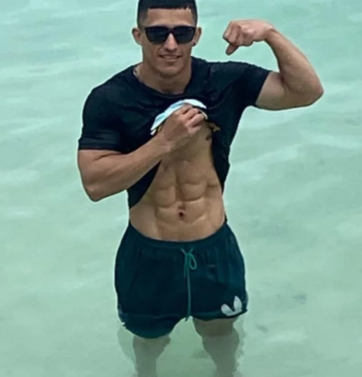 Offline chatovací místnost Muscle_man07