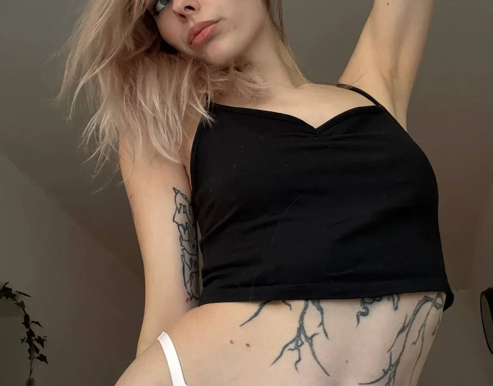 MiaDavis21 Chat XXX Ngoại tuyến