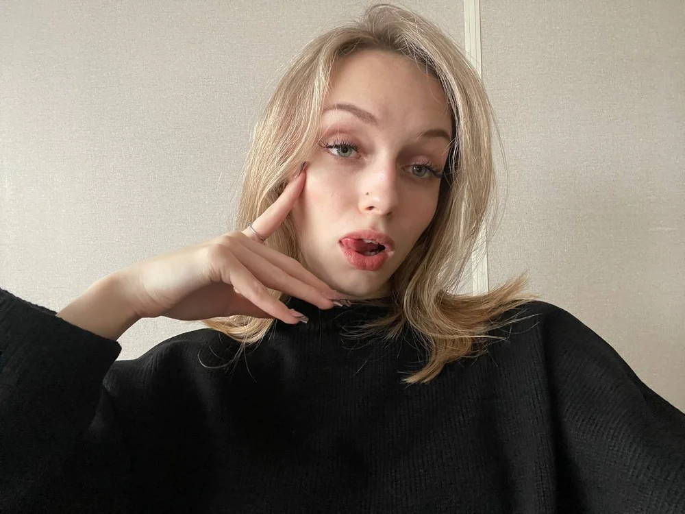 RoseDarsly's Offline XXX Chat