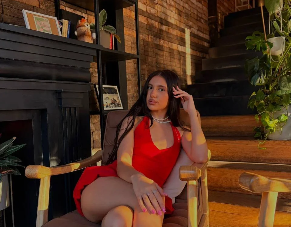 دردشة Hana_Ross الجنسية دون اتصال