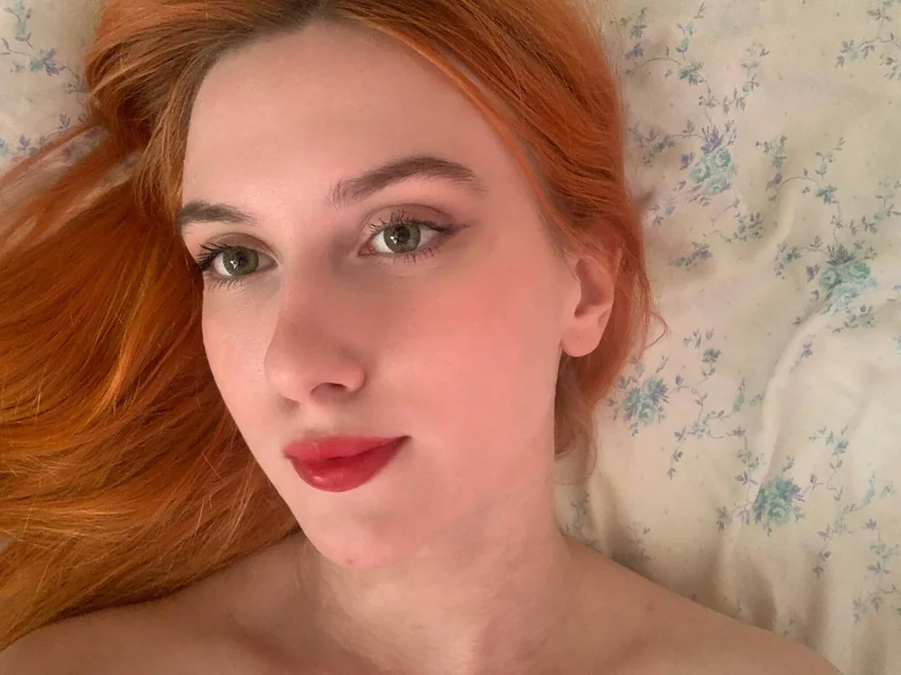 Laura__Lewis' Offline Chat Room