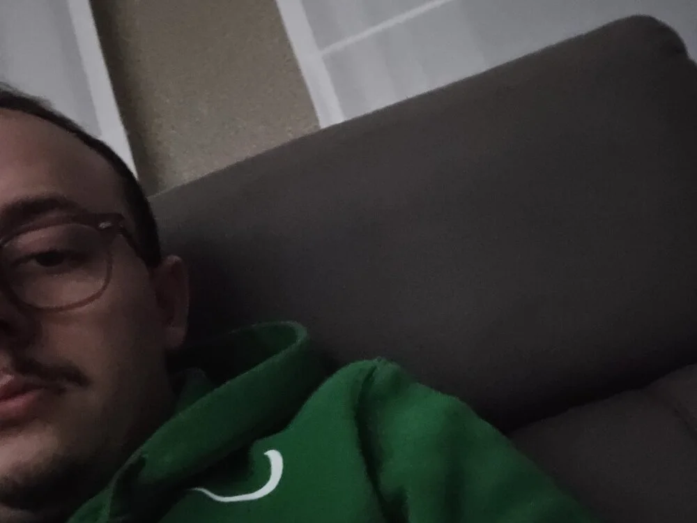 Hugoteee Chat XXX Ngoại tuyến