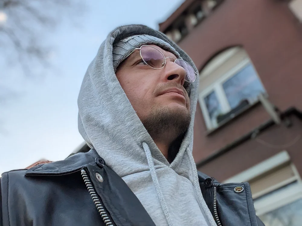 ErBlondNrw's Offline Chat Room