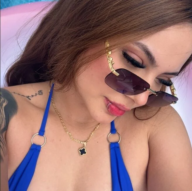 Beella1_: офлайн-секс-чат