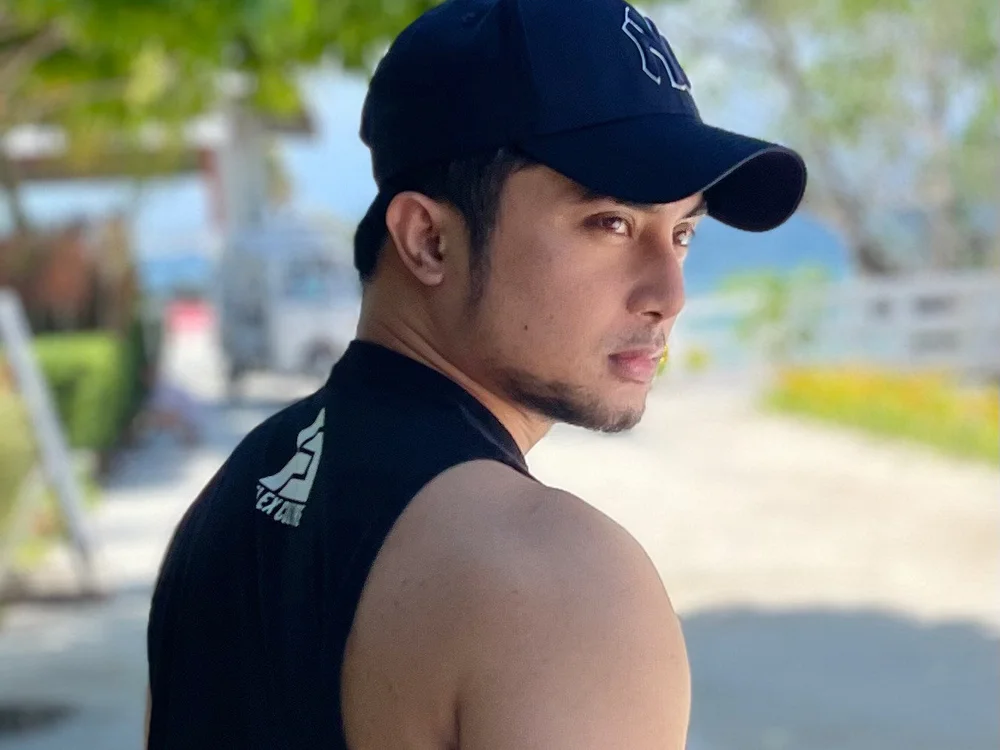PinoyheartThrob's Offline XXX Chat